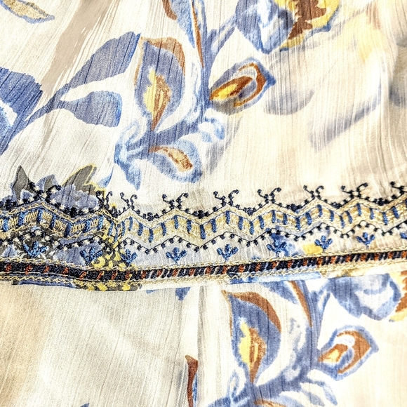 WHBM floral blouse (xsmall) - Picture 5 of 9